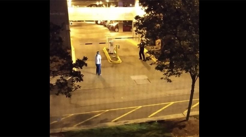 Σοκαριστικό βίντεο: Αστυνομικοί σκοτώνουν φοιτήτρια!